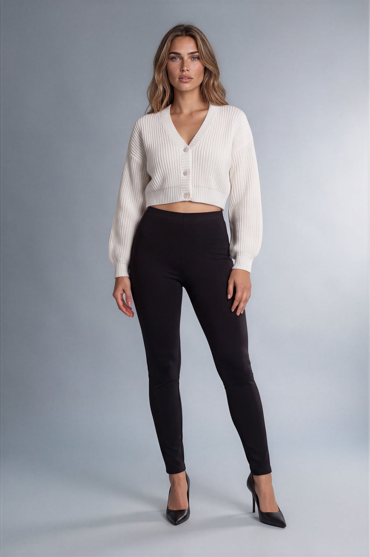 French Connection Black Skinny Twill Trousers – Sizes 6 and 8 shown on a model.