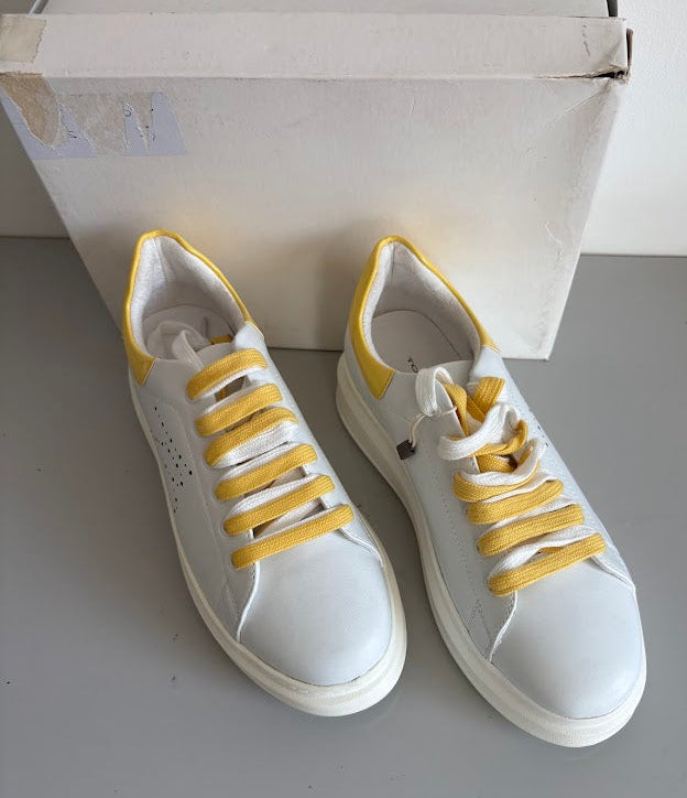 Tosca Blu Margarita White & Yellow Leather-Style Sneakers – EU 37
