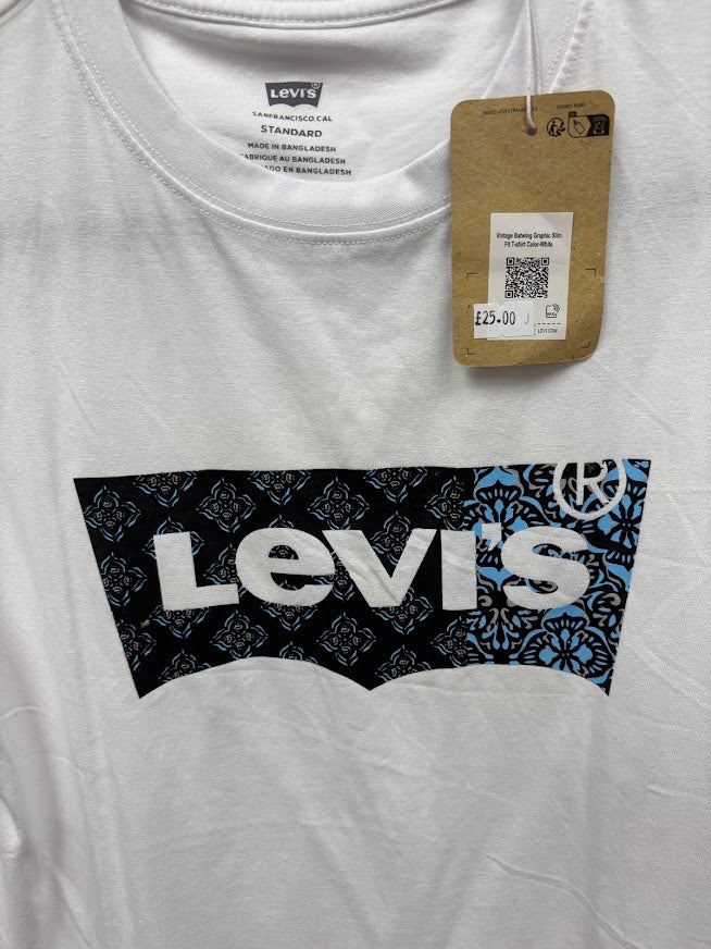 Graphic-print detail — Levi's White Vintage Batwing Graphic Slim Fit T-Shirt – L.