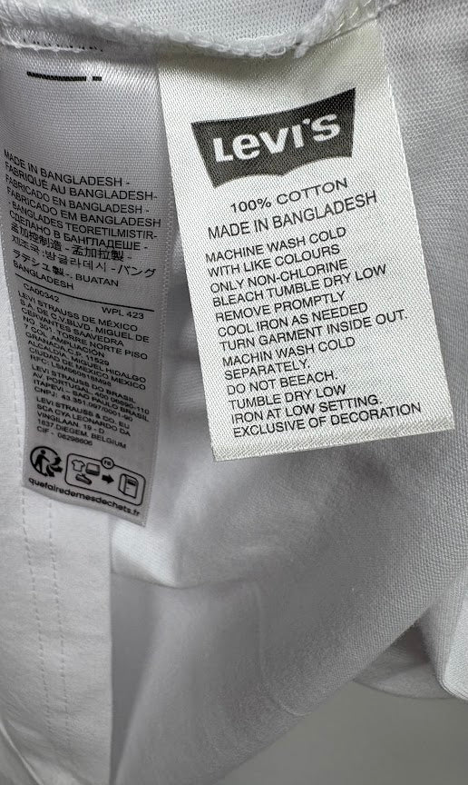 Fabric composition and care label — Levi's White Vintage Batwing Graphic Slim Fit T-Shirt – L.