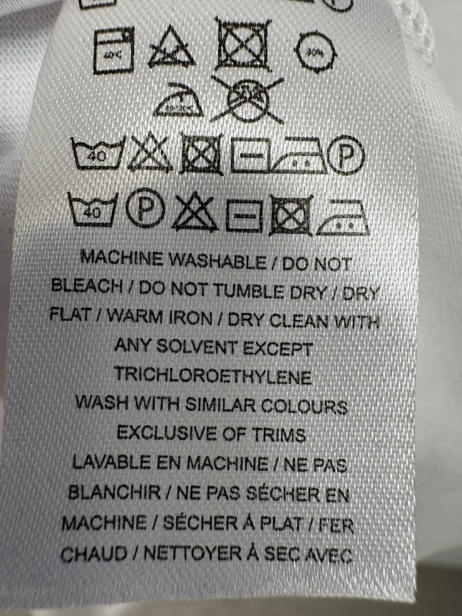 Fabric composition and care label — Levi's White Vintage Batwing Graphic Slim Fit T-Shirt – L.