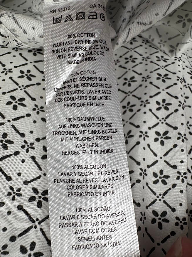 Fabric composition and care label — French Connection White Patterned Shirt – M.