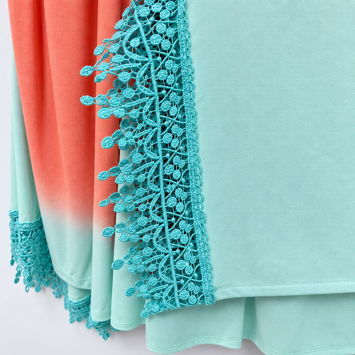 Jupe Vendue Coral & Mint Ombre Lace-Trim Blouse – M – product image 3