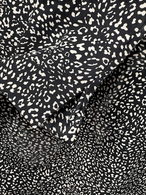 Messagerie Black & White Abstract Print Long Sleeve V-Neck Dress - M – product image 5