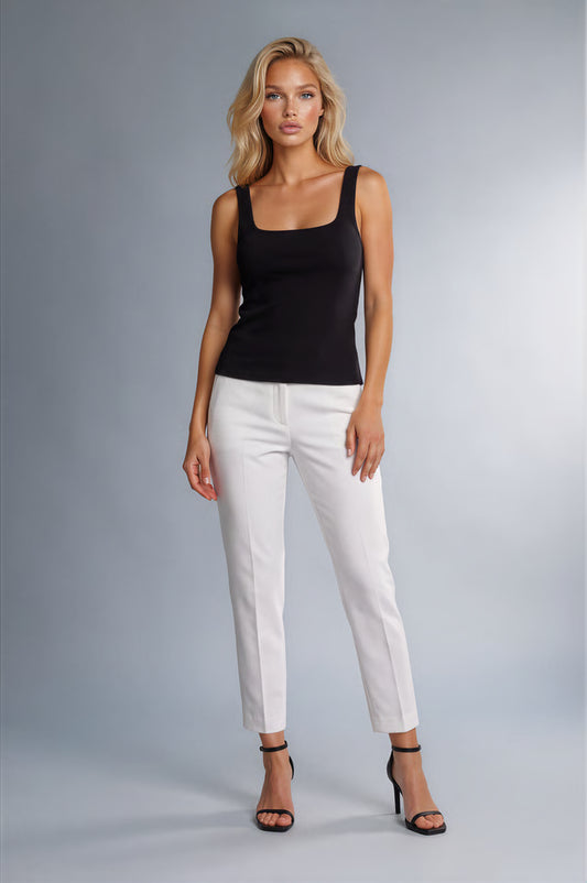 Dsquared2 White Cool Girl Cropped Trousers – IT 42 shown on a model.